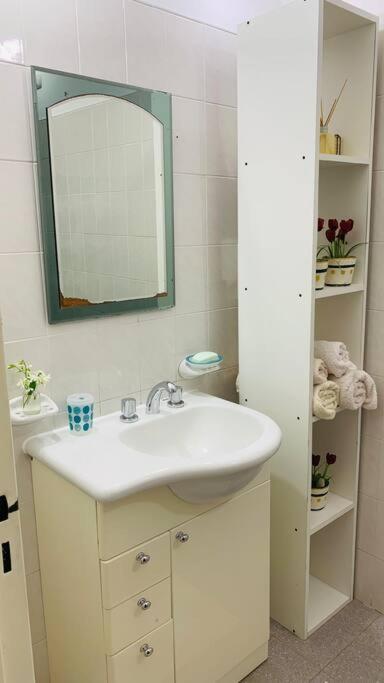 Apartamento Alojatecarlospaz Hermoso&completo Dpto A Pasos Del Río Y Parrillas Villa Carlos Paz